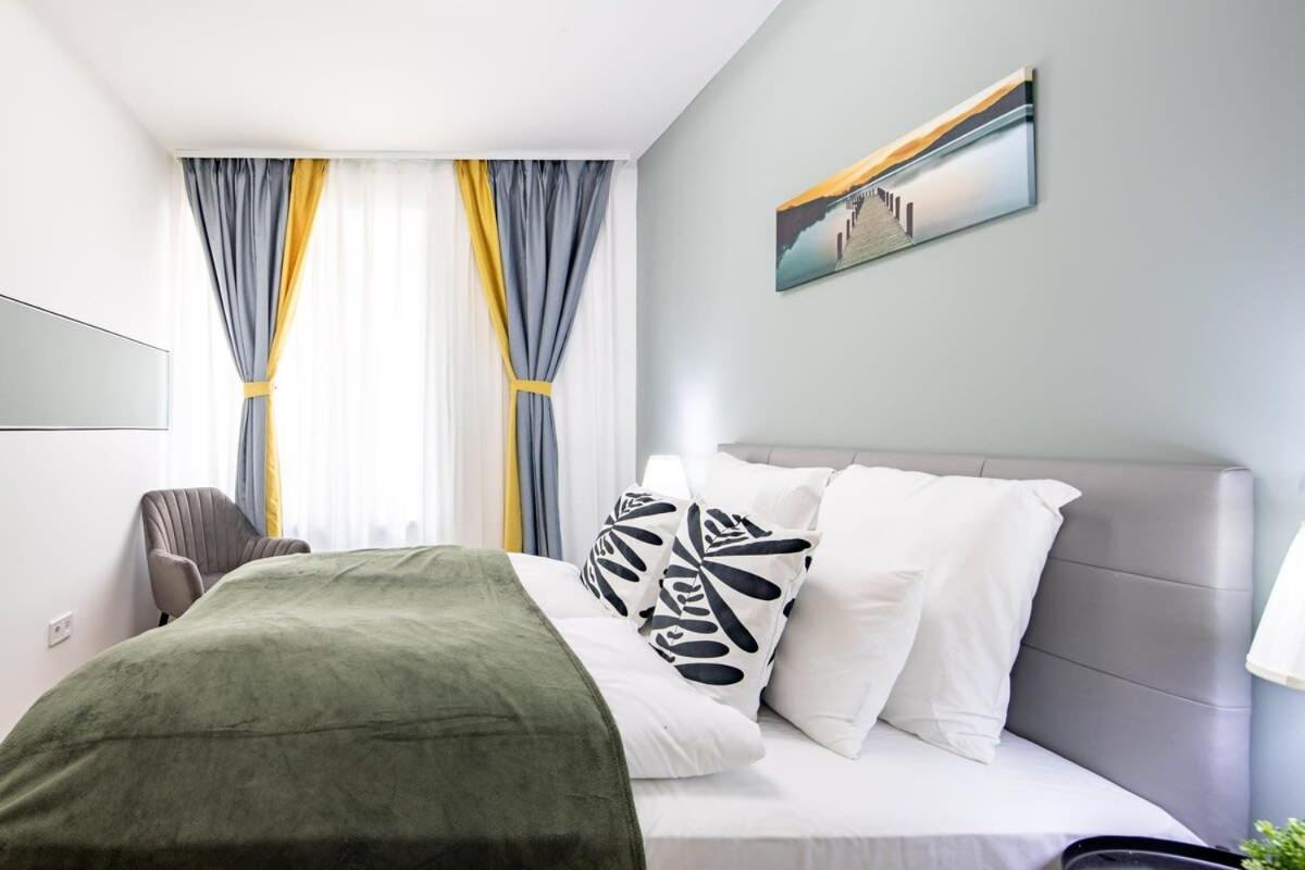Apartmán Free Parking - Balcony - Sunny - New