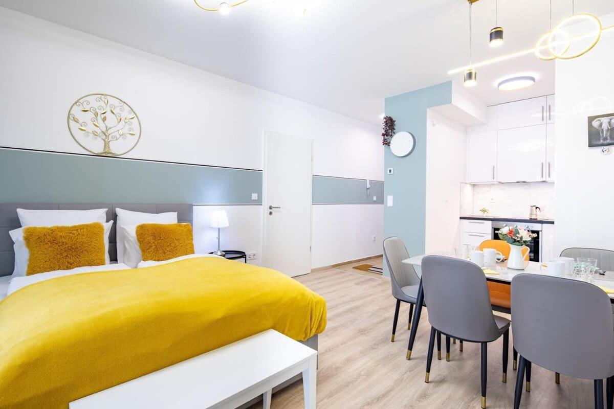 Apartmán Free Parking - Balcony - Sunny - New *