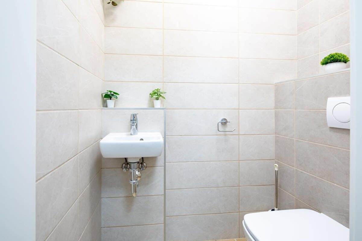 Free Parking - Balcony - Sunny - New Apartmán *