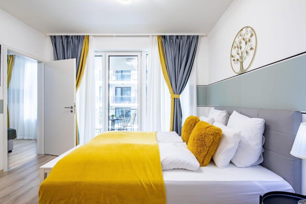 Free Parking - Balcony - Sunny - New Apartmán