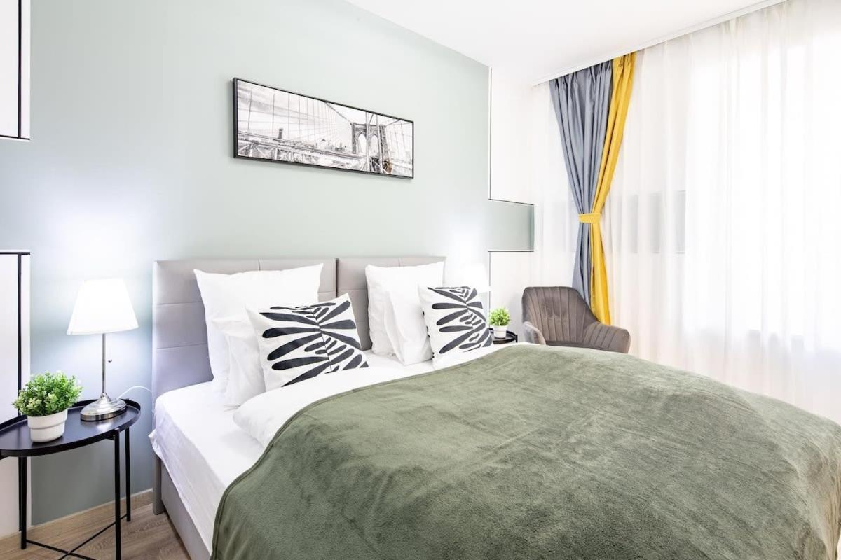 Free Parking - Balcony - Sunny - New Apartmán *