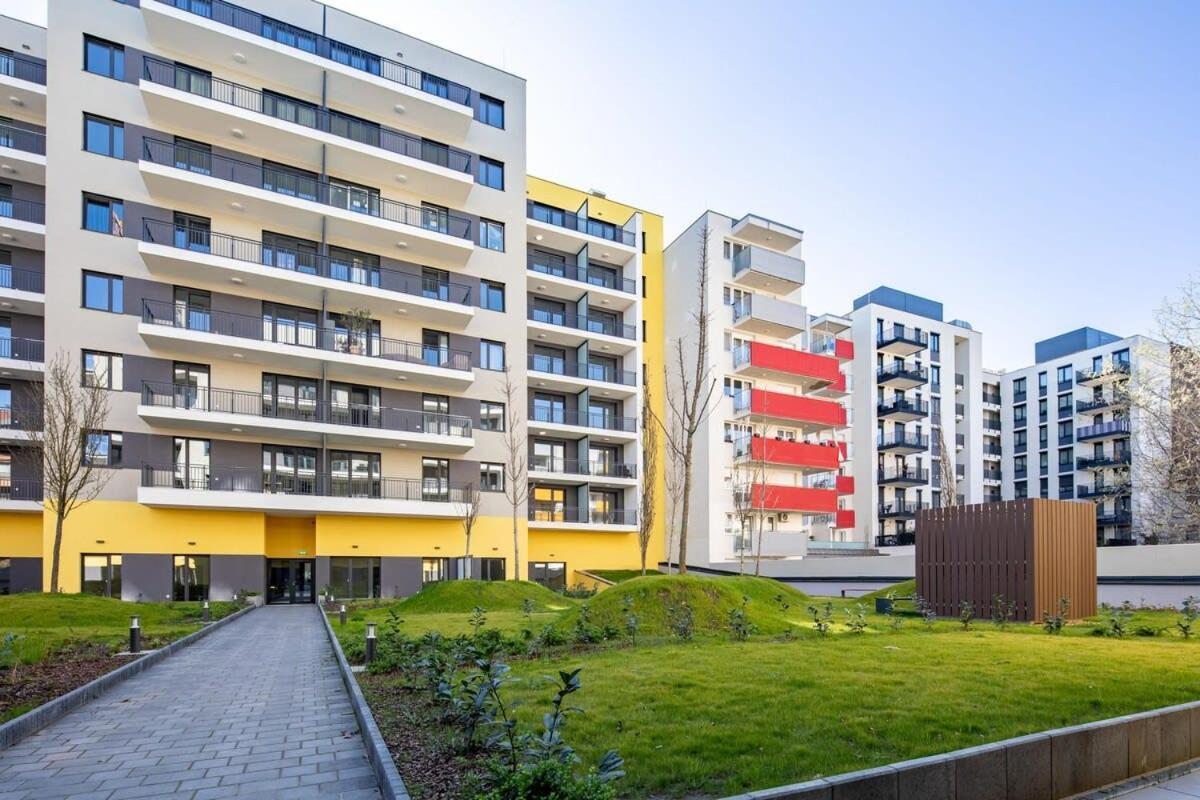 Free Parking - Balcony - Sunny - New Apartmán