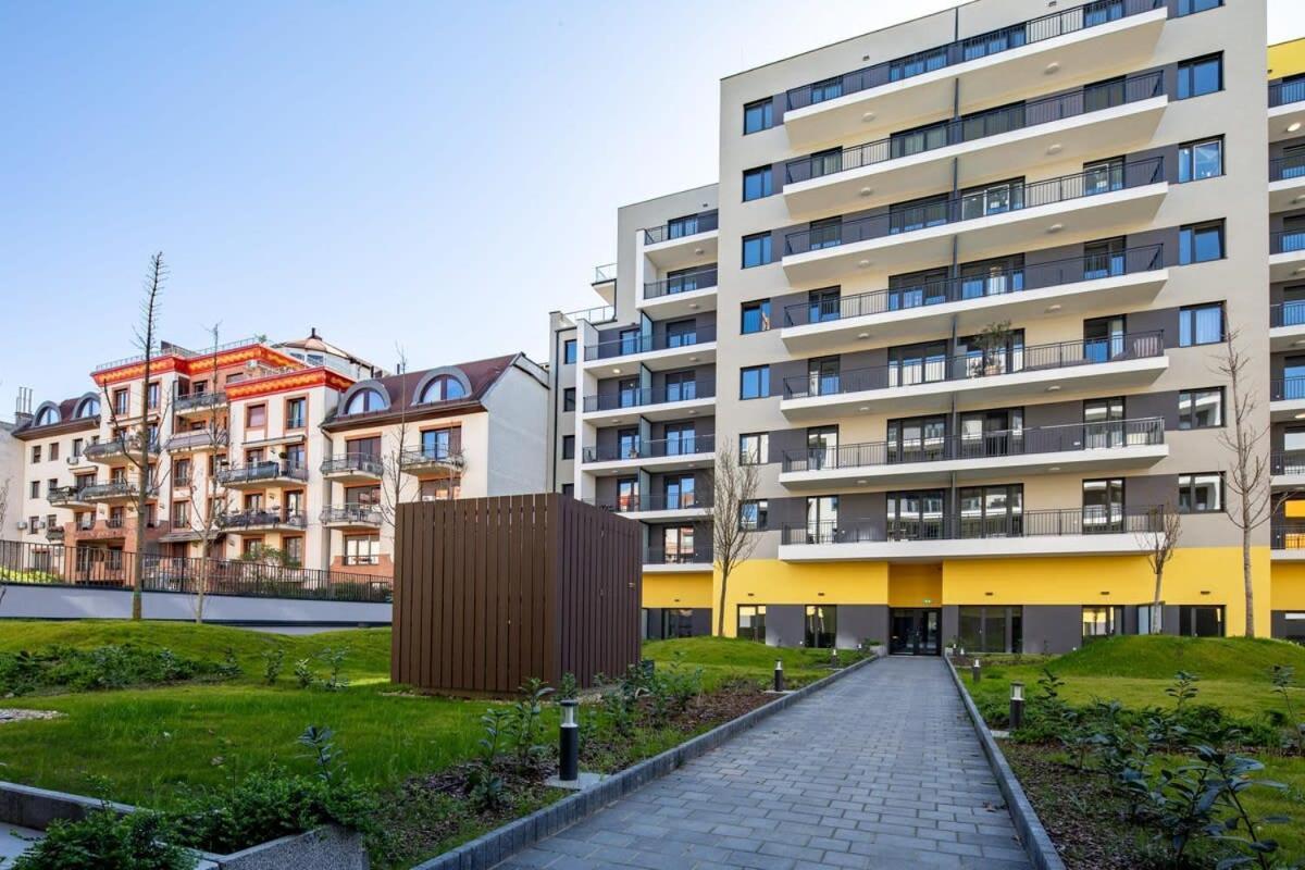 Free Parking - Balcony - Sunny - New Apartmán *