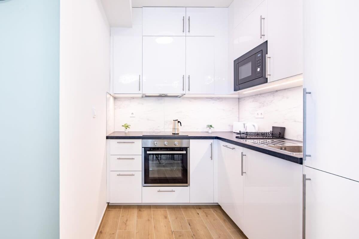 Free Parking - Balcony - Sunny - New Appartement
