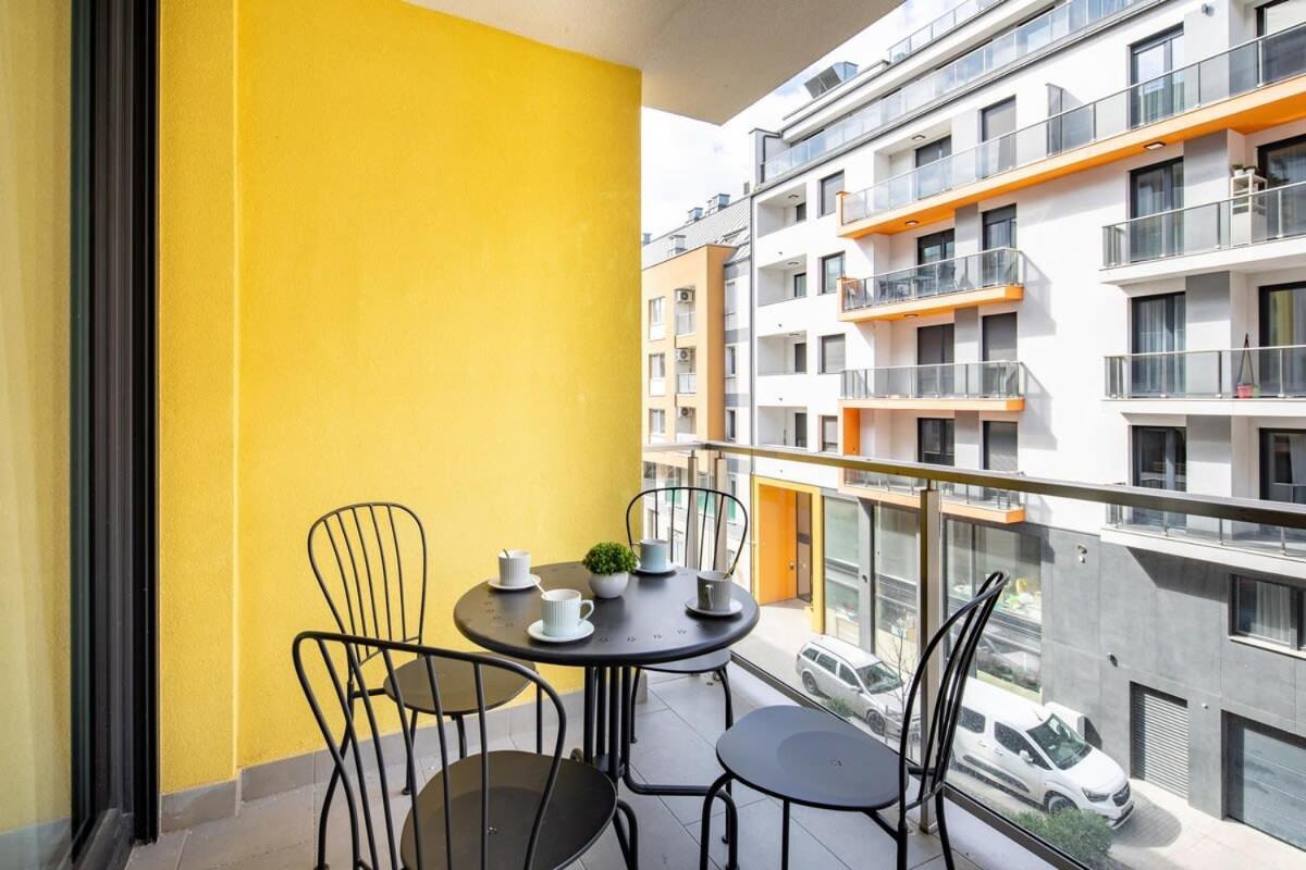 Free Parking - Balcony - Sunny - New Apartamento Budapeste